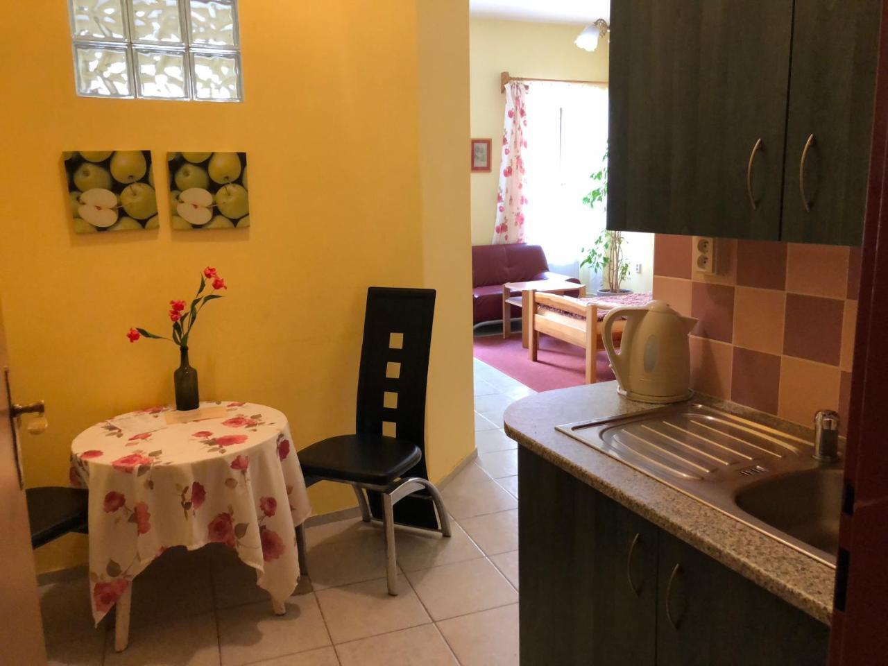 Guest House U Nahonu Chrudim Ngoại thất bức ảnh
